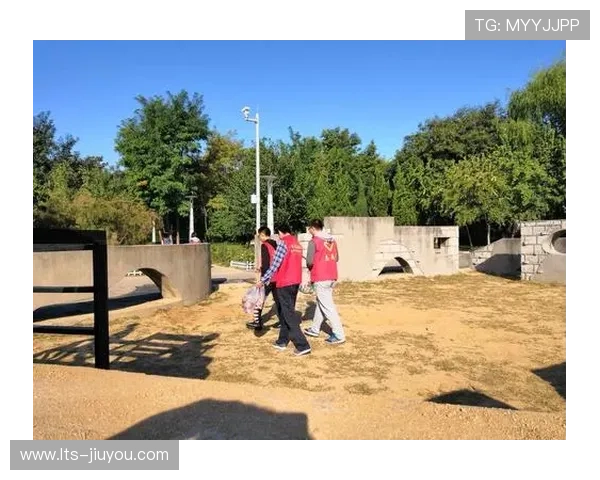 盖奇职业生涯首次打满五回合并以判定取胜，花红数增至14次。