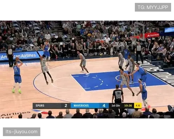 特写：文班亚马完成封盖后凝视记分牌，马刺凭借关键防守终结六连败